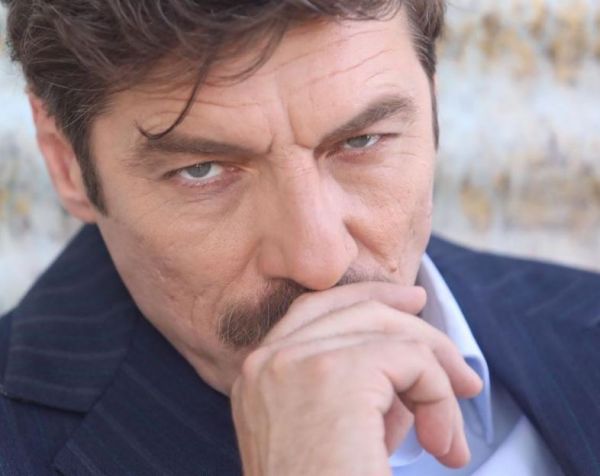 Συγκλονίζει ο Γιάννης Στάνκογλου – «Τρέμει η γη τα σπλάχνα της βογκούν»