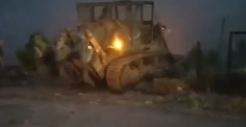 Φωτιές – Όχημα του στρατού βοήθησε στον απεγκλωβισμό επταμελούς οικογένειας