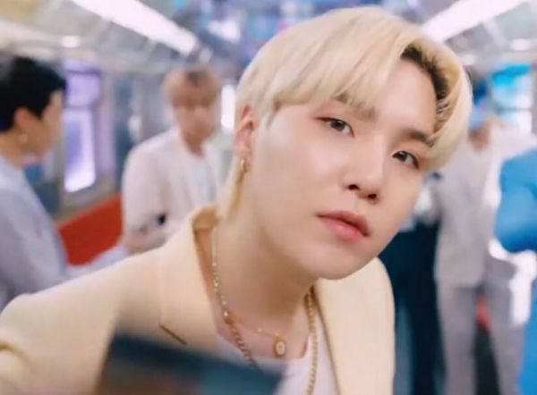 Suga – Χαμός στο Twitter με το μέλος των BTS – Τι έχει συμβεί