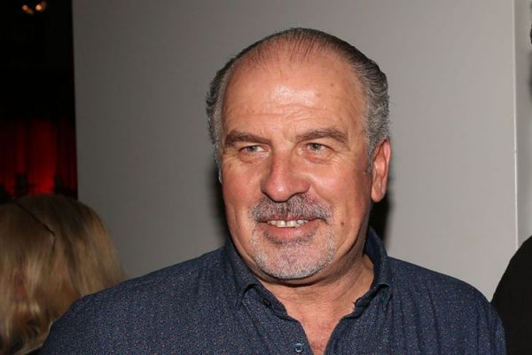 «Θα λείψει από το ελληνικό θέατρο» – Η Λίνα Μενδώνη αποχαιρετά τον Κώστα Τριανταφυλλόπουλο