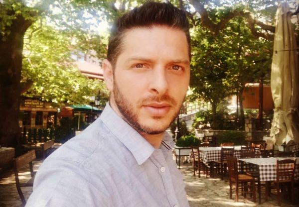 Βασίλης Τσεκούρας – Ραγίζουν καρδιές τα λόγια του για τον πατέρα του που έφυγε από τη ζωή