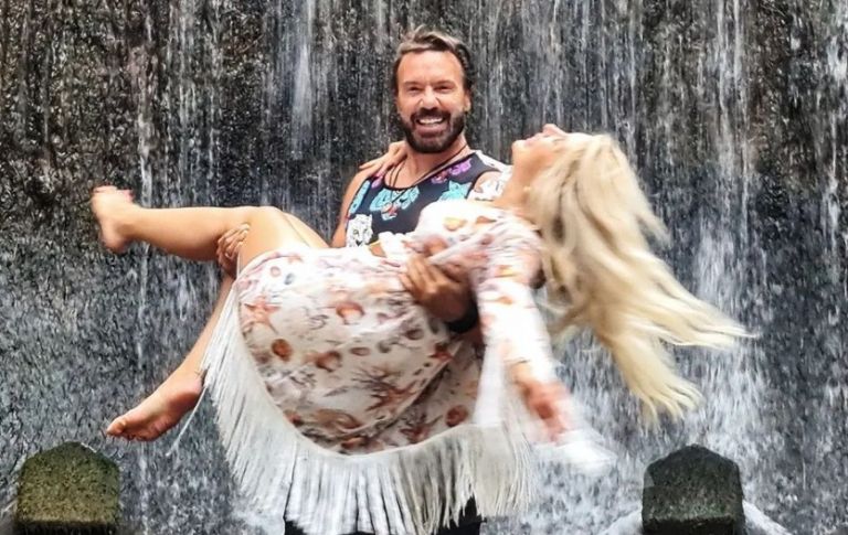 Στράτος Τζώρτζογλου – Πέταξε με τη Σοφία Μαργιολά στα… ουράνια