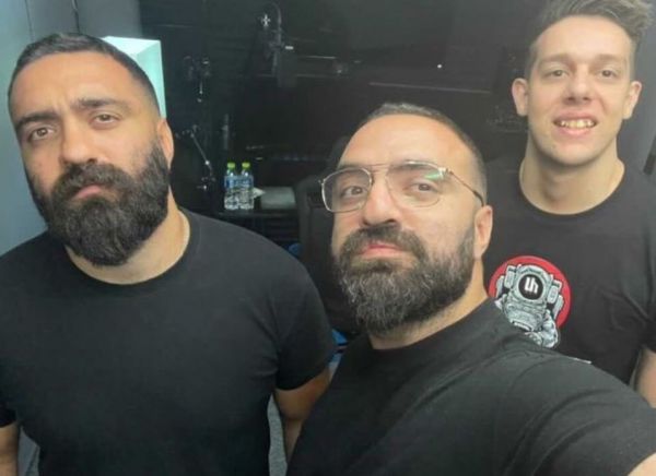 Unboxholics – Πετσοκόβουν κάθε ντεμέκ influencer – Μάζεψαν 300.000€ για τους πυρόπληκτους