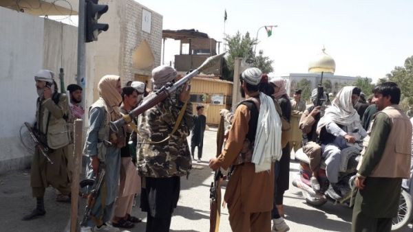Αφγανιστάν – Η βόρεια πόλη Μαζάρ-ι-Σαρίφ πέφτει στα χέρια των Ταλιμπάν
