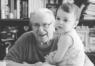 Δείτε που βρισκόταν πριν τρία χρόνια ο Κώστας Βουτσάς και ο μικρός Φοίβος – Throwback βίντεο