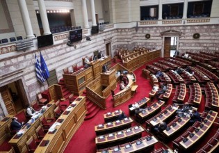 Βουλή – Κόντρα κυβέρνησης – αντιπολίτευσης για το νομοσχέδιο περί απελάσεων και επιστροφών