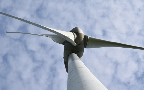 Aνεμογεννήτρια σε ύψος ουρανοξύστη θα ηλεκτροδοτεί 20.000 σπίτια στην Κίνα