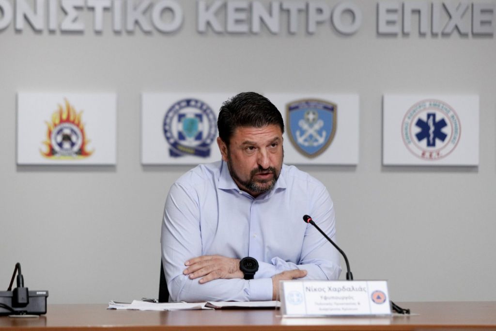 Νίκος Χαρδαλιάς – Νέα ενημέρωση στις 21:30 για τις πυρκαγιές στην Ελλάδα