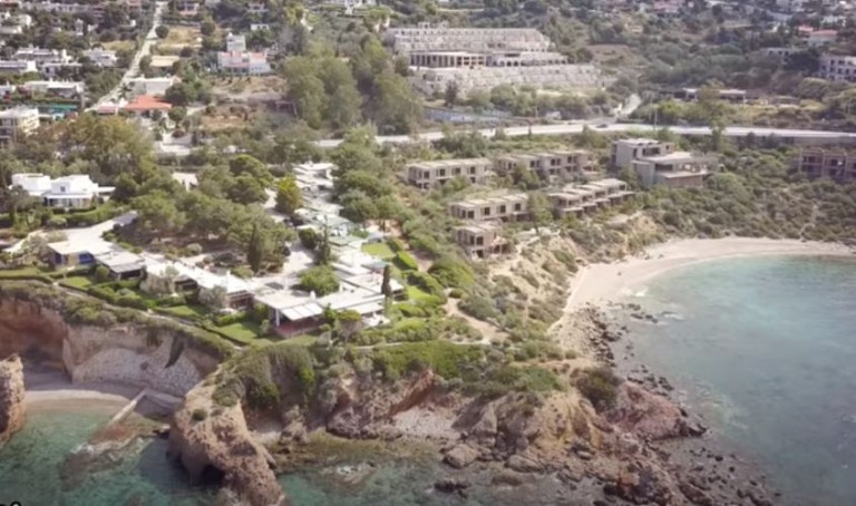 Το κρυφό «διαμάντι» της αθηναϊκής Ριβιέρας – Από τη Δικτατορία στις… ερωτικές ταινίες