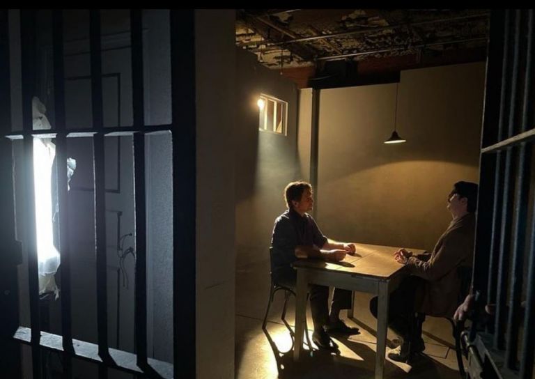 Άγριες Μέλισσες – Ο Ακύλας Μεγαρίτης αναζητά συμμάχους στο Διαφάνι