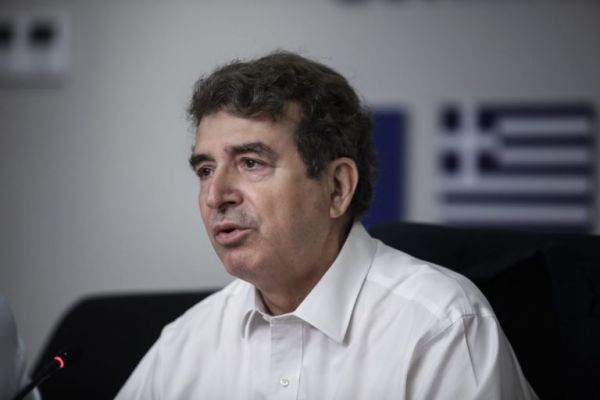 Έκτακτη ενημέρωση για τις πυρκαγιές από τον Χρυσοχοΐδη στις 20.30