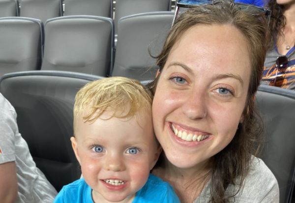 Ξεκαρδιστικό βίντεο – Νήπιο εισβάλλει σε… γήπεδο ποδοσφαίρου