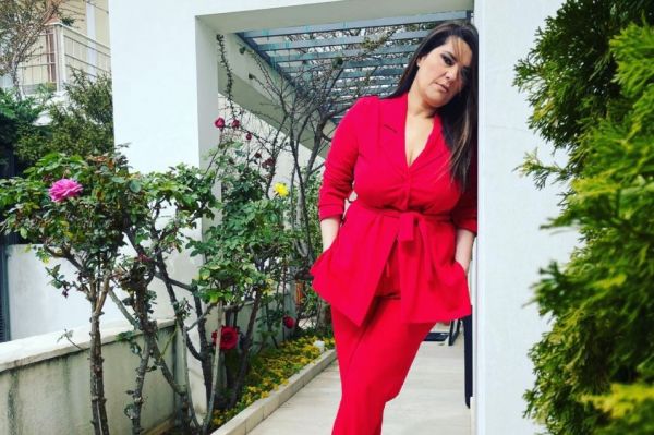 Κατερίνα Ζαρίφη – Με βάρκα μέσα στη νύχτα μέχρι την Εύβοια για να προσφέρει βοήθεια