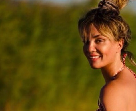 Δήμητρα Ματσούκα – Απολαμβάνει τις βουτιές και ποζάρει φορώντας το πιο «καυτό» μαγιό