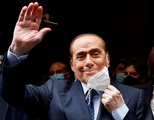 Σίλβιο Μπερλουσκόνι – Ξανά στο νοσοκομείο ο πρώην πρωθυπουργός της Ιταλίας