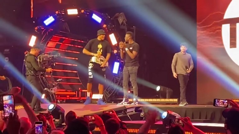 Πήγε σε αγώνα κατς και προκάλεσε… πανικό ο Γιάννης