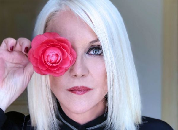 Ρούλα Κορομηλά – Συγκινεί το δημόσιο «ευχαριστώ» στους πυροσβέστες