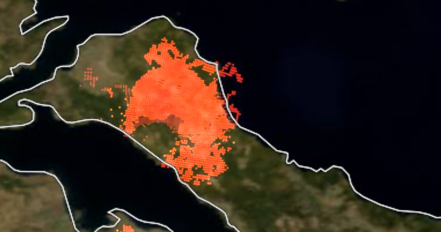 Φωτιά στην Εύβοια - Συγκλονιστικές εικόνες με το μισό νησί να φλέγεται