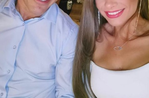 Πασίγνωστος Έλληνας μας ξάφνιασε με την αναγγελία του γάμου του