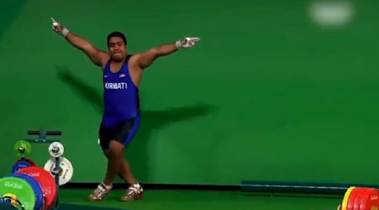 Ολυμπιακοί Αγώνες - Αρσιβαρίστας χορεύει μετά την προσπάθειά του και αποθεώνεται