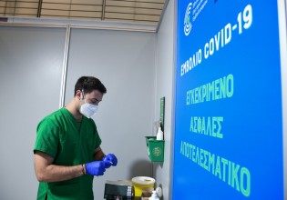 Κοροναϊός – Την Τρίτη στις 12:00 οι ανακοινώσεις των μέτρων για τους ανεμβολίαστους