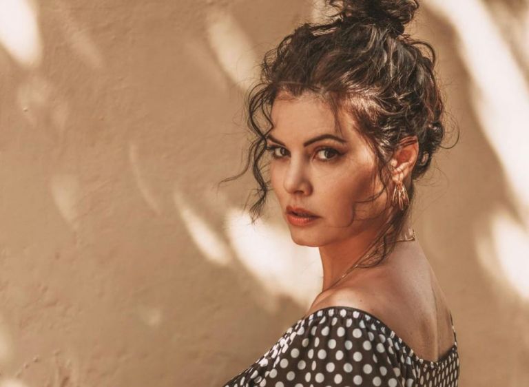 Μαρία Κορινθίου – «Νιώθω απογοητευμένη, ανήμπορη…»