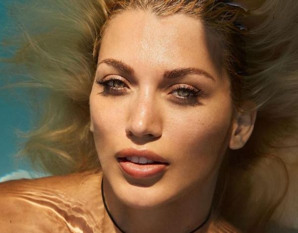 Κωνσταντίνα Σπυροπούλου – Κοσμοπολιτική επέτειος με τον Βασίλη Σταθοκωστόπουλο