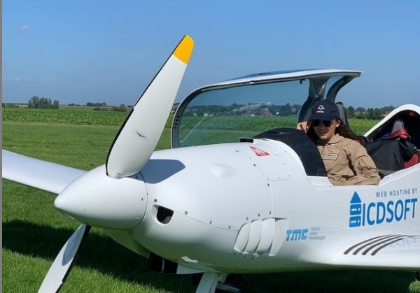 Ζάρα Ράδερφορντ – Γνωρίστε την 19χρονη πιλότο που θα πετάξει μόνη της σε ολόκληρο τον κόσμο