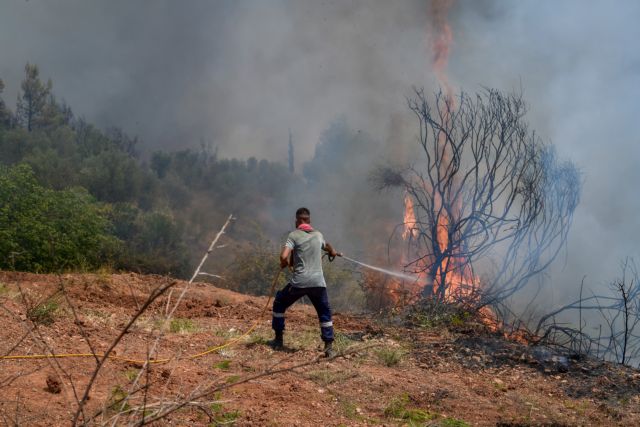 Φωτιές – Πολύ υψηλός κίνδυνος πυρκαγιάς τη Δευτέρα για Αττική, Εύβοια και Ηλεία