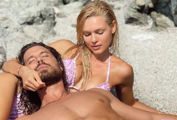 Βίκυ Κάβουρα – Οι πόζες με τον Νάσο Παπαργυρόπουλο που έβαλαν φωτιά στο Instagram