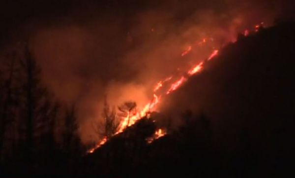 To Twitter «φλέγεται» – Εικόνες Αποκάλυψης από τις πυρκαγιές στα social