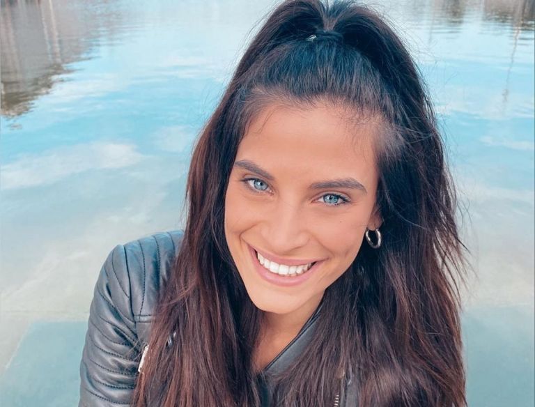 Χριστίνα Μπόμπα – Φωτογραφίζεται με μία από τις δίδυμες και σαρώνει στο Instagram