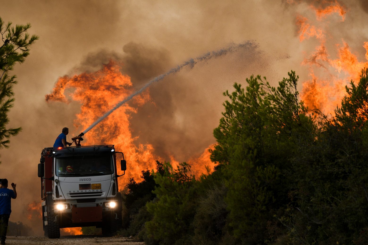 Φωτιά στην Αττική - Ακόμα ένα μήνυμα του 112 στη Βαρυμπόμπη - «Εκκενώστε τώρα προς Θρακομακεδόνες και Αχαρνές»