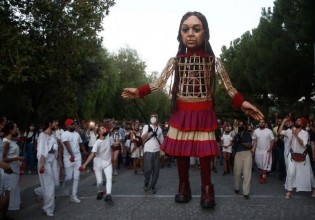 Η μικρή Αμάλ στην Αθήνα με το «Άσμα Ασμάτων» του Μίκη Θεοδωράκη
