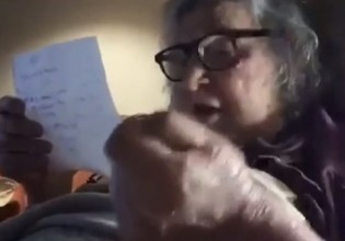 Μίκης Θεοδωράκης – Βίντεο ντοκουμέντο – Σε στιγμές δημιουργίας λίγο πριν φύγει απ΄τη ζωή