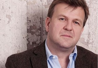 Μάθιου Στράκαν – Πέθανε ο συνθέτης της μουσικής του τηλεπαιχνιδιού «Ποιος θέλει να γίνει εκατομμυριούχος;»