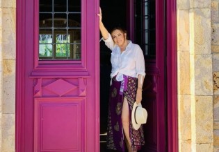 Μιμή Ντενίση – Το σκυλάκι της κλέβει όλες τις καρδιές του Instagram