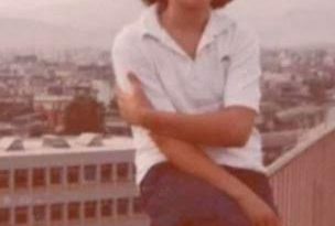 Αναγνωρίζετε το παιδί στη φωτογραφία; – Βοήθεια κοινού: Δεν είναι αγόρι