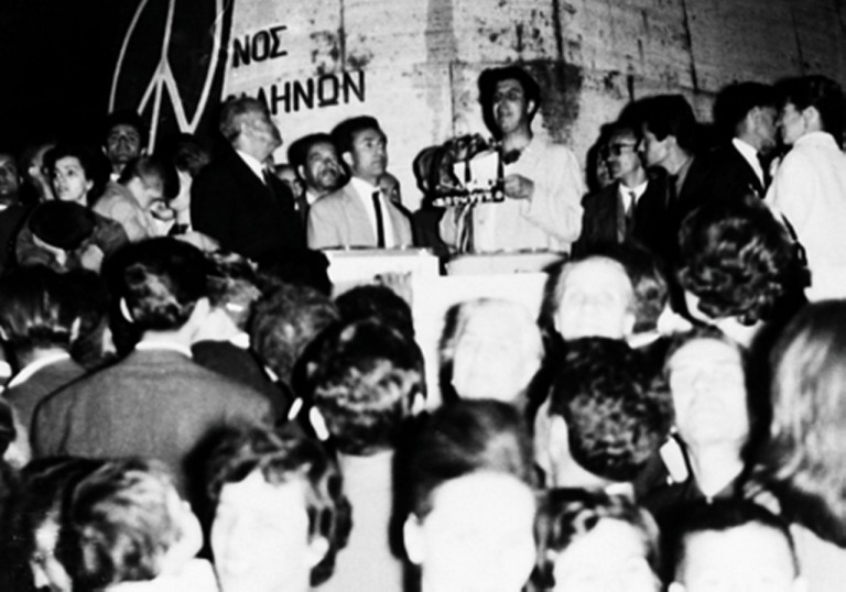 Μίκης Θεοδωράκης – Πώς ιδρύθηκε η νεολαία Λαμπράκη που προκάλεσε σεισμό στην Ελλάδα