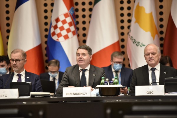 Διατήρηση των μέτρων στήριξης ζητάει το Eurogroup – Τα τρία μηνύματα που στέλνει