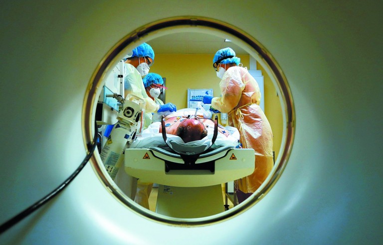 Κοροναϊός – Μυστηριώδης αυτοάνοση αντίδραση ίσως ευθύνεται για πολλούς θανάτους