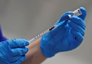 Γιαννάκος – Παράταση μέχρι τις 15 Σεπτεμβρίου για να εμβολιαστούν οι υγειονομικοί μόνο στα ψυχιατρικά νοσοκομεία