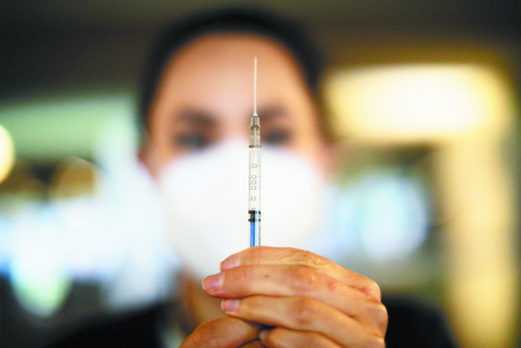 Εμβόλιο – Κορυφαίοι ειδικοί αμφισβητούν την ανάγκη τρίτης δόσης