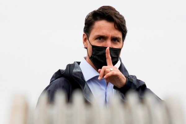 Καναδάς – Πυρ και μανία ο Τριντό όταν άγνωστος αποκαλεί τη σύζυγό του «πόρνη»