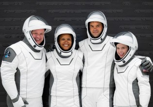 SpaceX – Αντίστροφη μέτρηση για την πρώτη κρουαζιέρα σε τροχιά