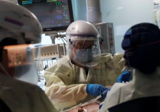 Κοροναϊός – Πώς τα εμβόλια μείωσαν κατά 63% του θανάτους από τον ιό