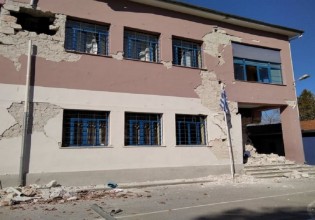 Μητσοτάκης – Επίσκεψη στο σεισμόπληκτο Δαμάσι για τα εγκαίνια του νέου σχολείου