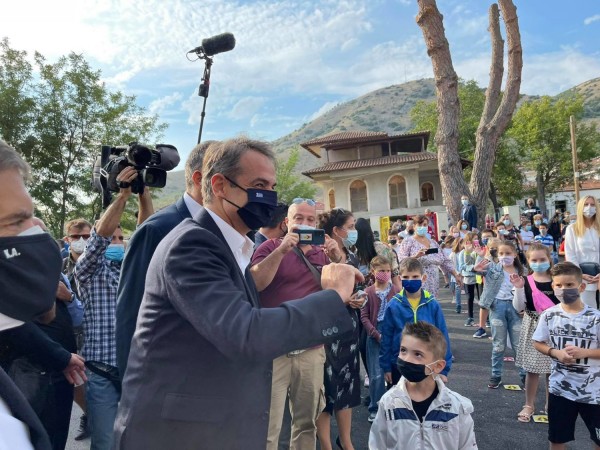 Μητσοτάκης – Εγκαινίασε το νέο σχολείο στο Δαμάσι