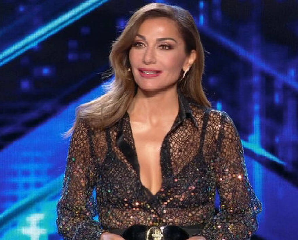 Δέσποινα Βανδή – Σέξι και ευδιάθετη στην Κύπρο, όπως δεν την έχουμε ξαναδεί