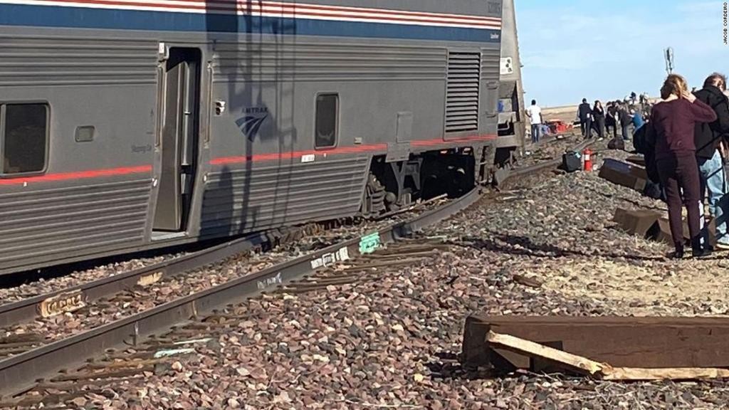 ΗΠΑ – Τουλάχιστον 3 νεκροί μετά τον εκτροχιασμό επιβατικού συρμού στη Μοντάνα
